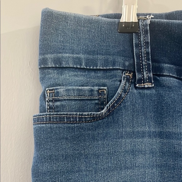 Classic Blue Lee Riders Women's Jeans - Picture 3 of 6